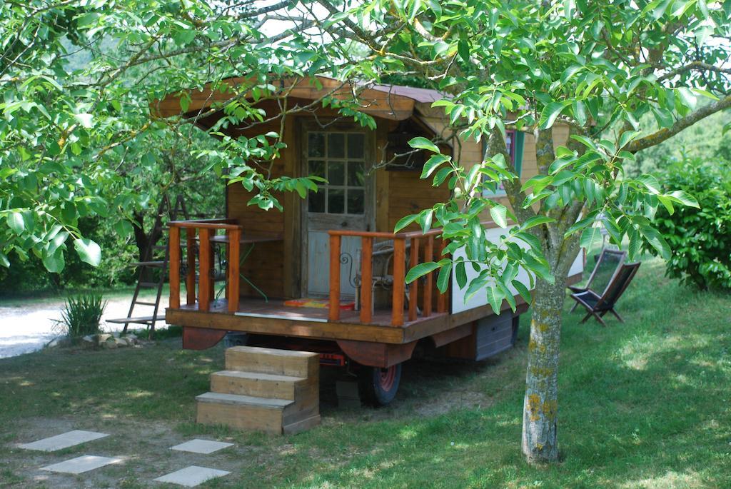 Maison D'Hotes Ainsi Soie T-Il Combovin エクステリア 写真