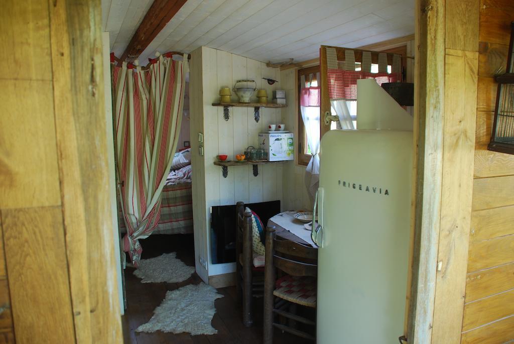Maison D'Hotes Ainsi Soie T-Il Combovin 部屋 写真