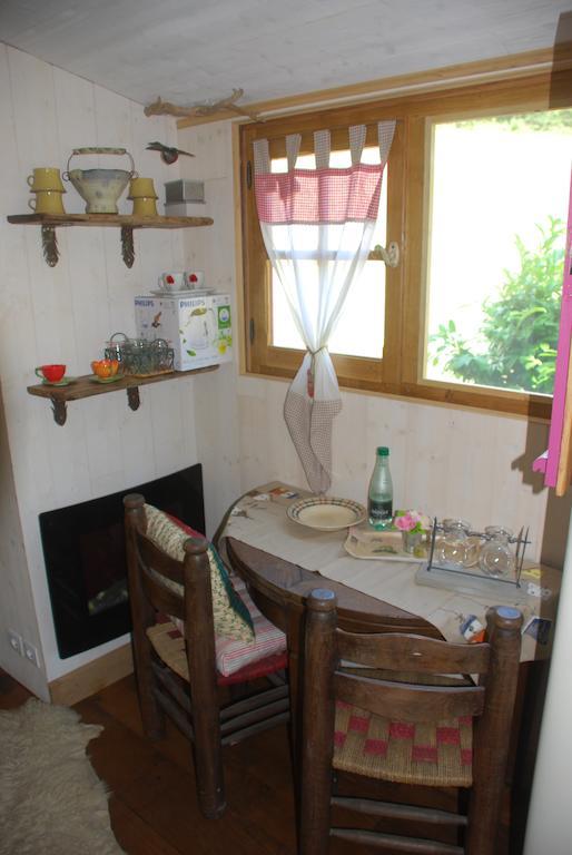 Maison D'Hotes Ainsi Soie T-Il Combovin 部屋 写真