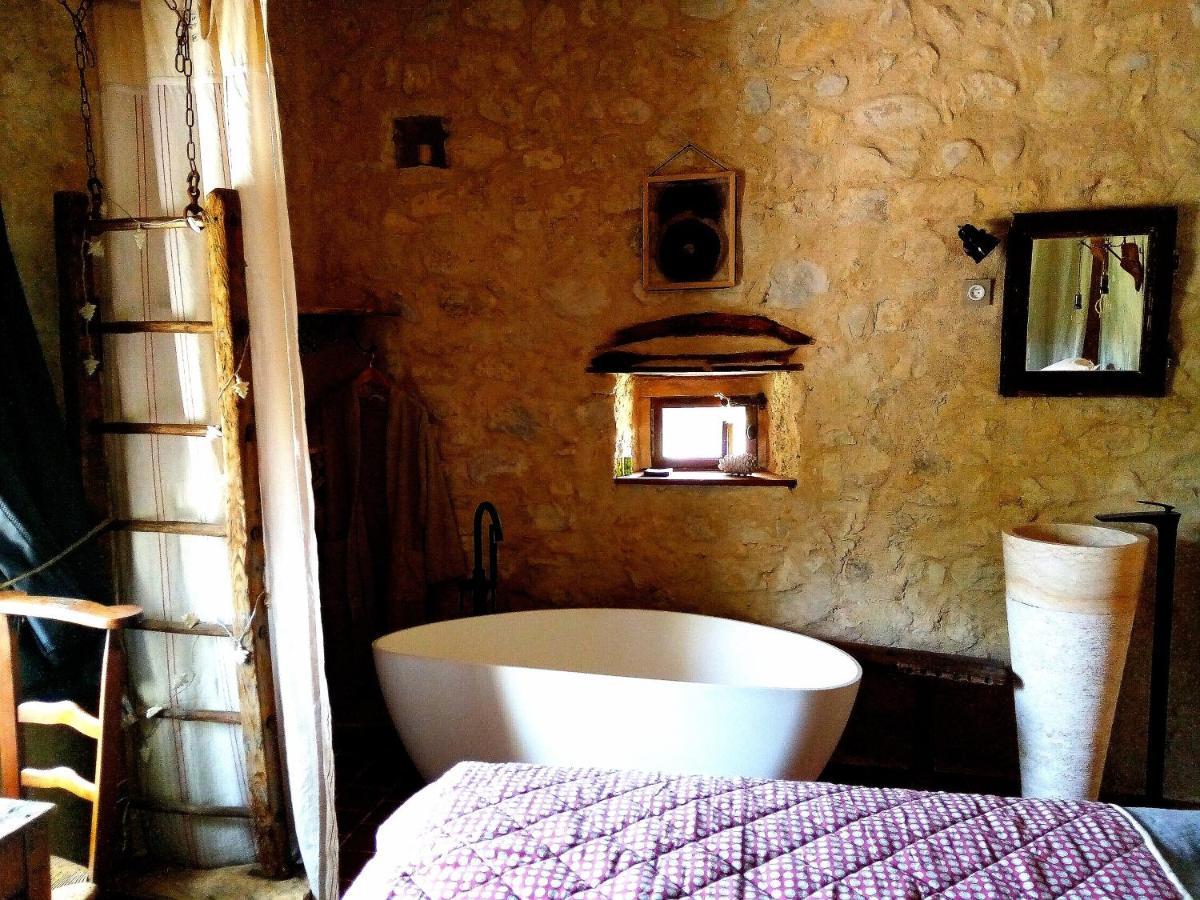 Maison D'Hotes Ainsi Soie T-Il Combovin エクステリア 写真