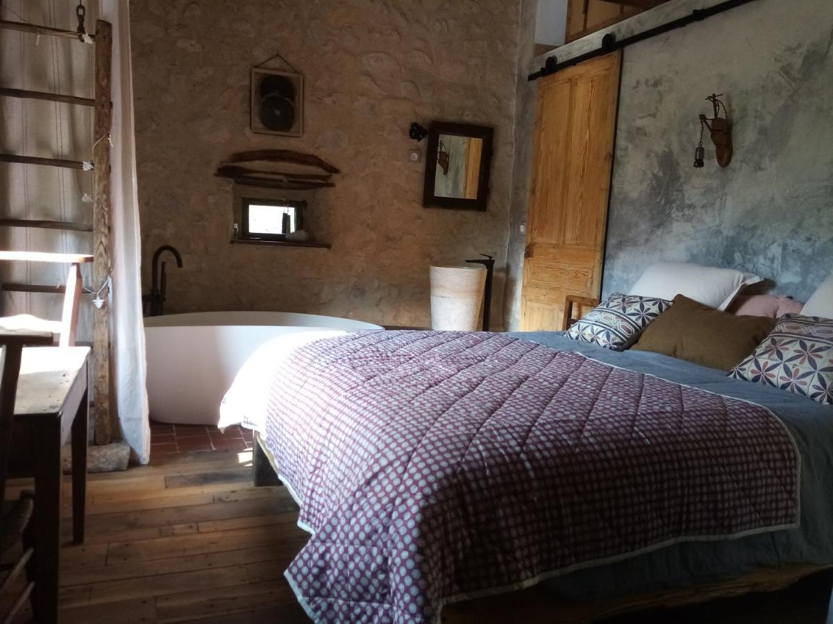 Maison D'Hotes Ainsi Soie T-Il Combovin エクステリア 写真